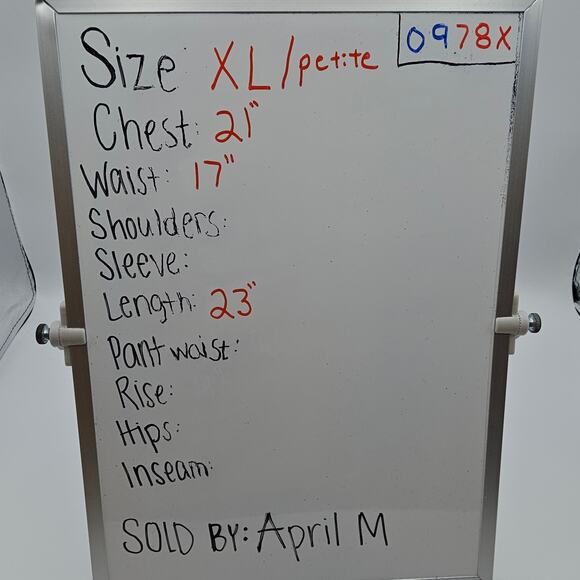 Nine Britton Womans size XLP Tillie Surplice cropped Floral Tank Top Blouse NEW - Picture 8 of 8